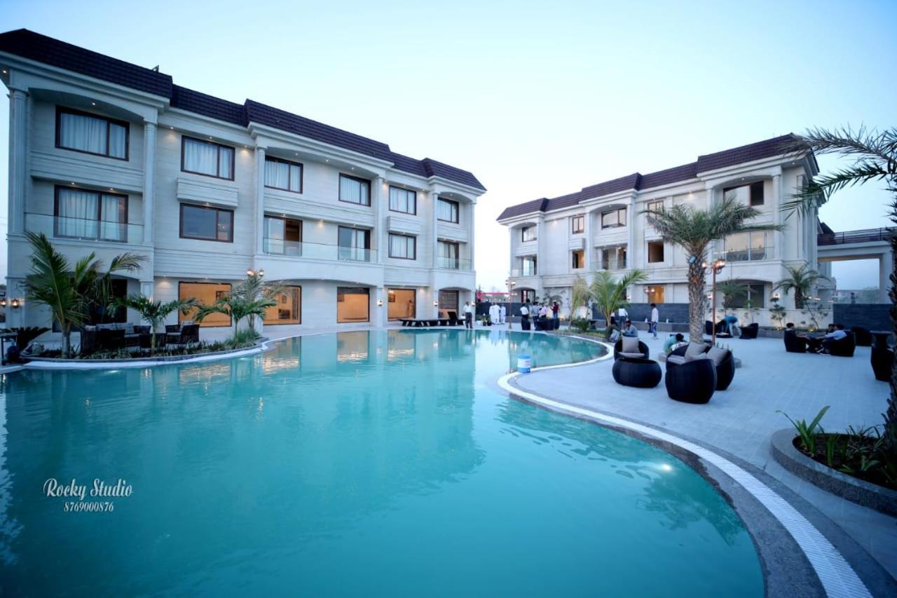 The Imperial Prime Clarks Inn Suites, Bhilwara Экстерьер фото