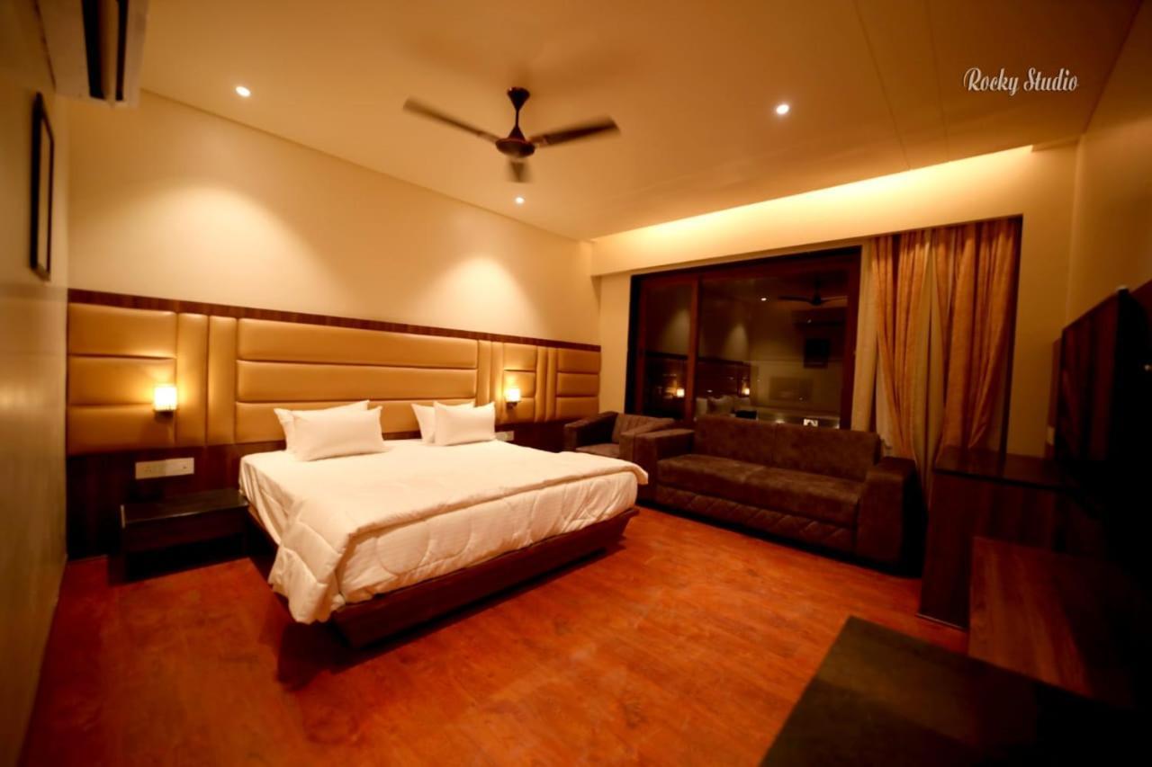 The Imperial Prime Clarks Inn Suites, Bhilwara Экстерьер фото