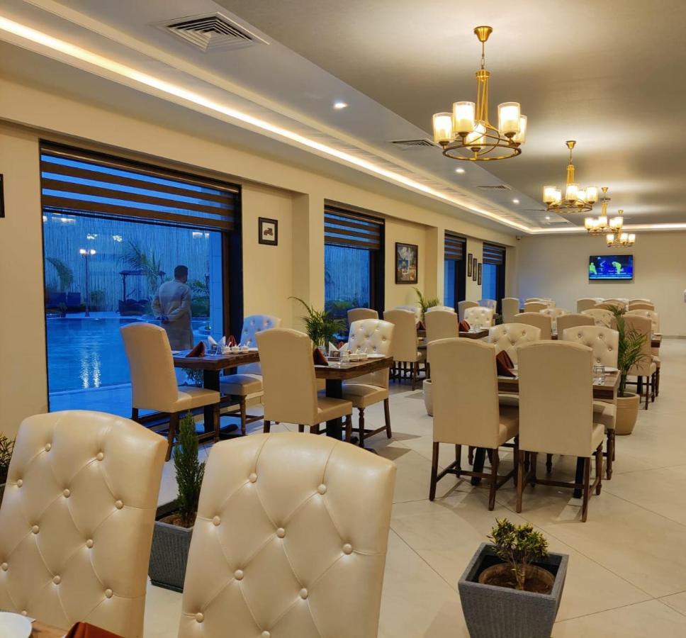 The Imperial Prime Clarks Inn Suites, Bhilwara Экстерьер фото