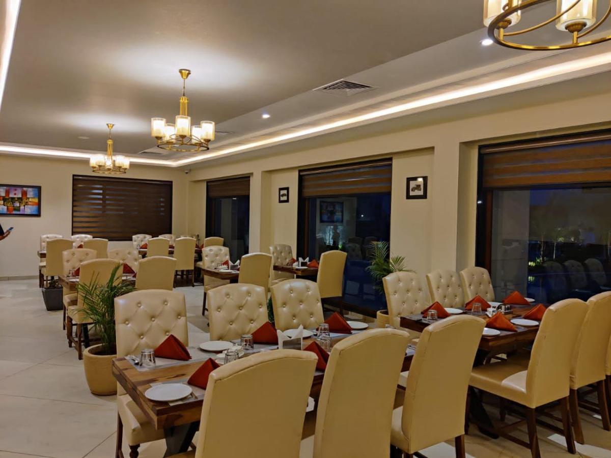 The Imperial Prime Clarks Inn Suites, Bhilwara Экстерьер фото