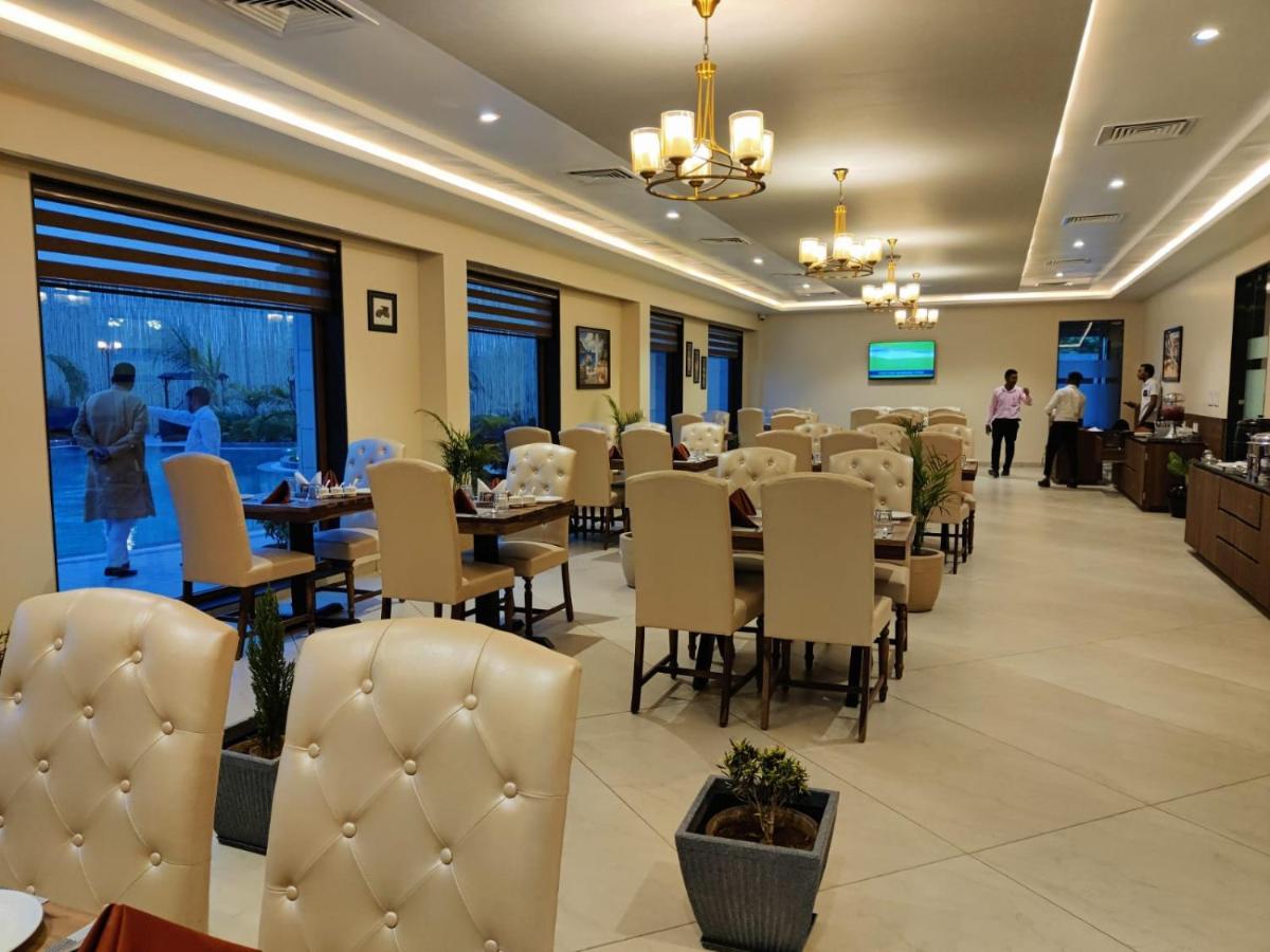 The Imperial Prime Clarks Inn Suites, Bhilwara Экстерьер фото