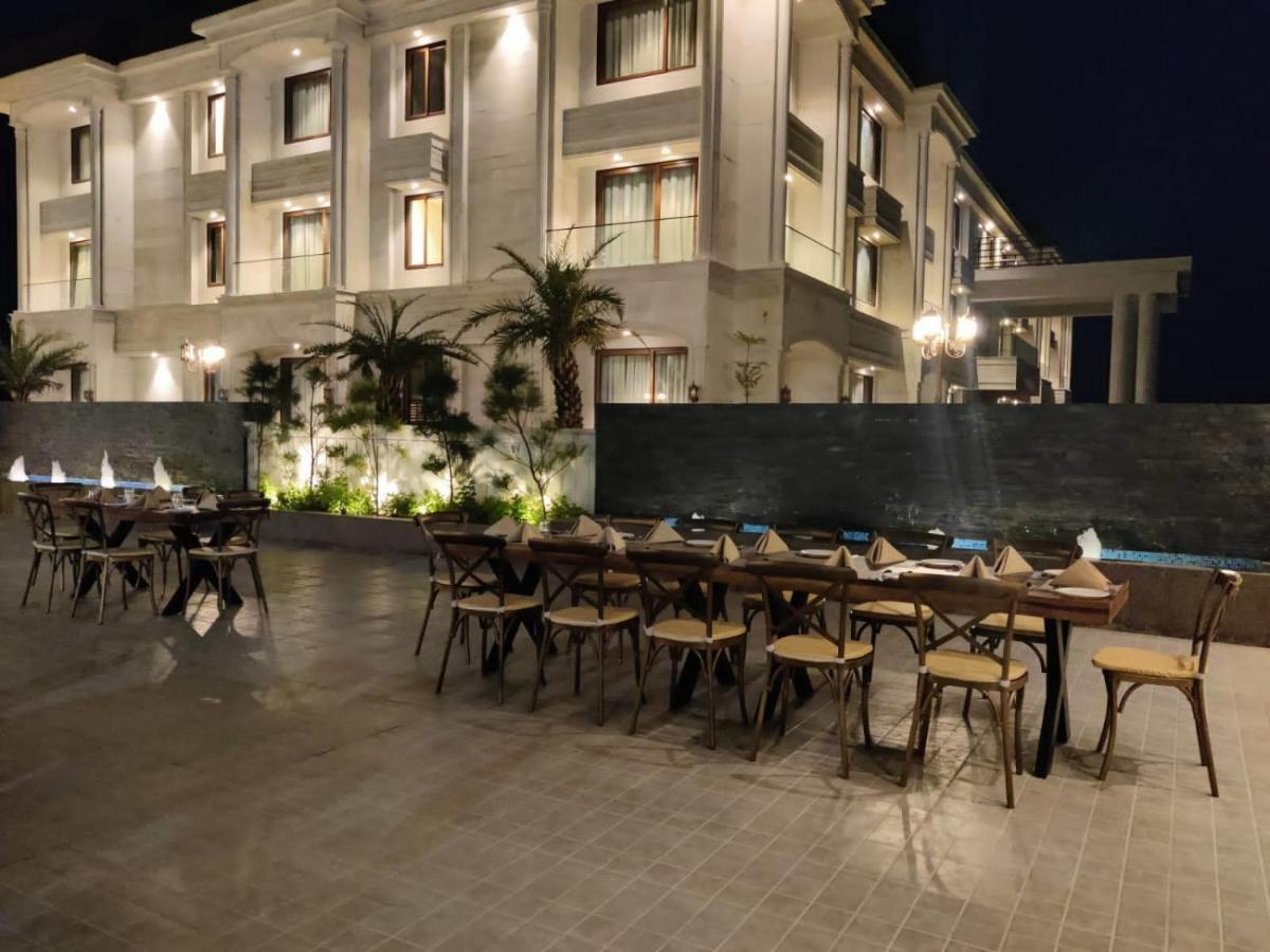 The Imperial Prime Clarks Inn Suites, Bhilwara Экстерьер фото