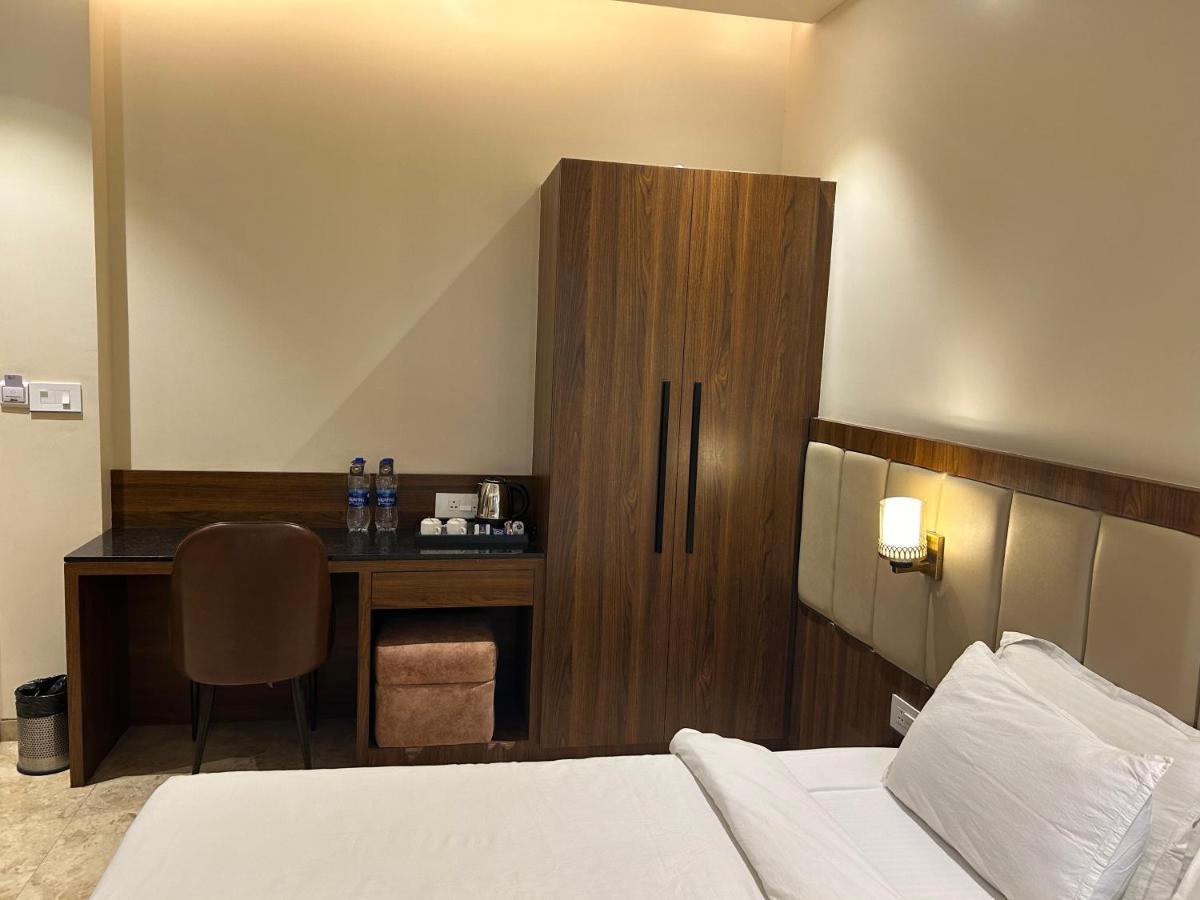 The Imperial Prime Clarks Inn Suites, Bhilwara Экстерьер фото