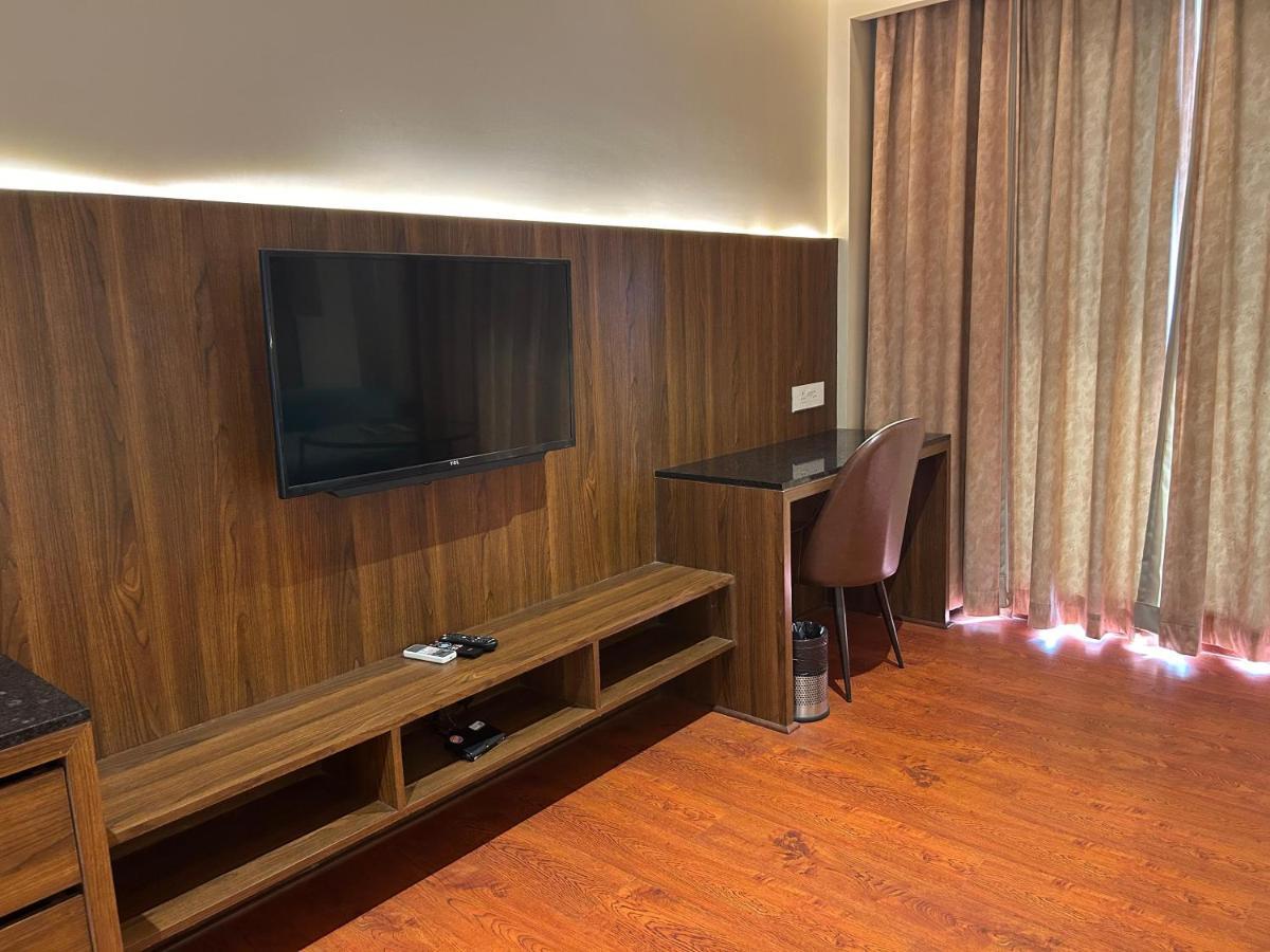 The Imperial Prime Clarks Inn Suites, Bhilwara Экстерьер фото