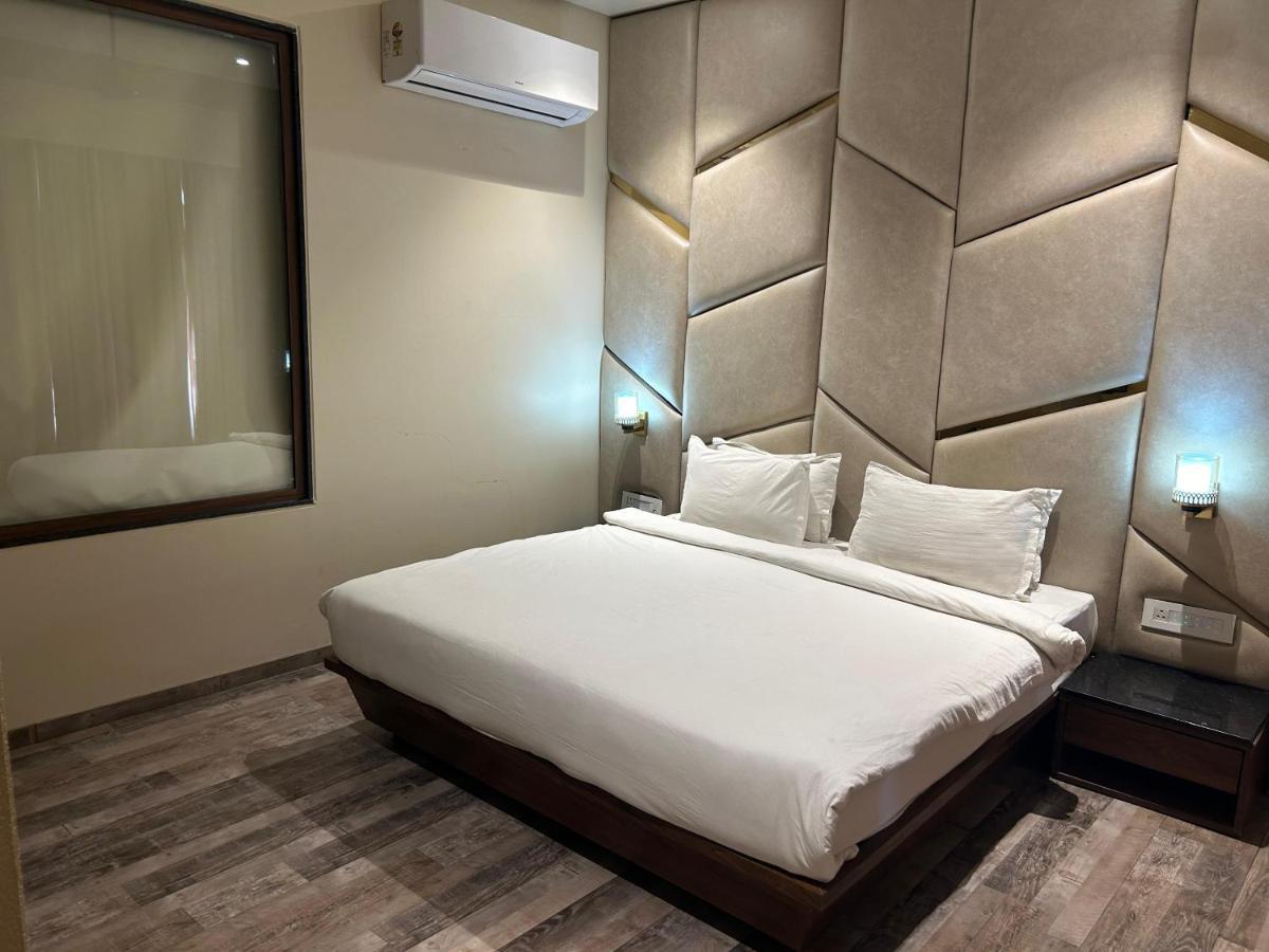 The Imperial Prime Clarks Inn Suites, Bhilwara Экстерьер фото