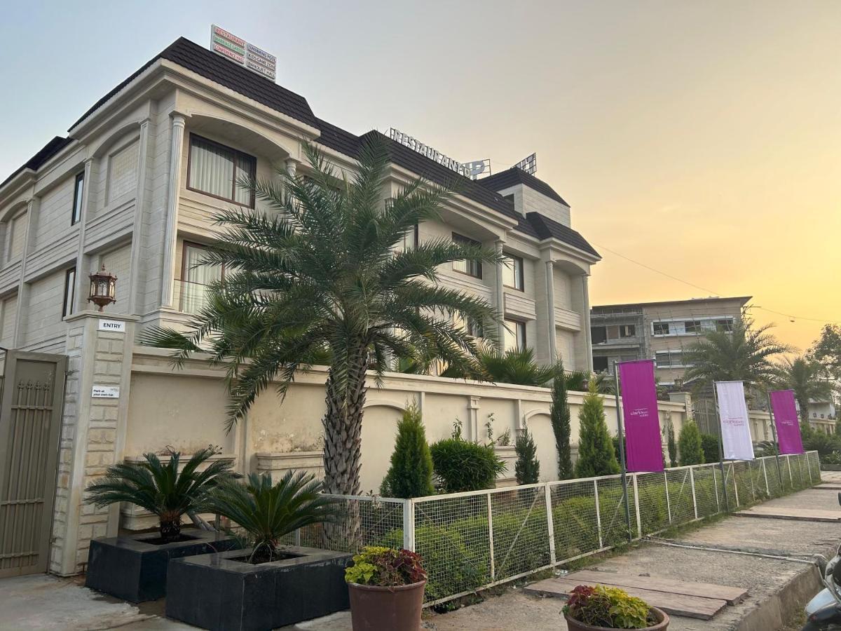 The Imperial Prime Clarks Inn Suites, Bhilwara Экстерьер фото