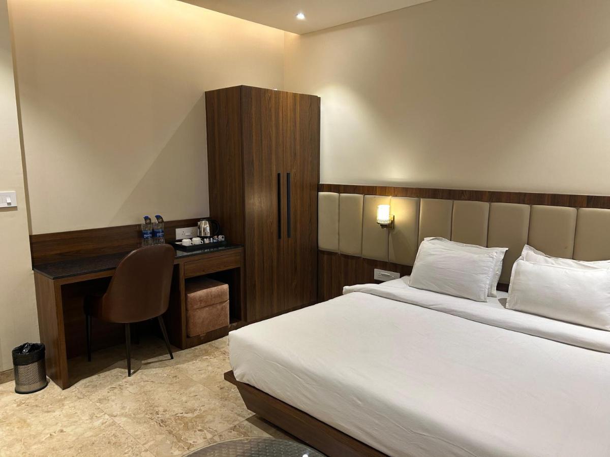 The Imperial Prime Clarks Inn Suites, Bhilwara Экстерьер фото