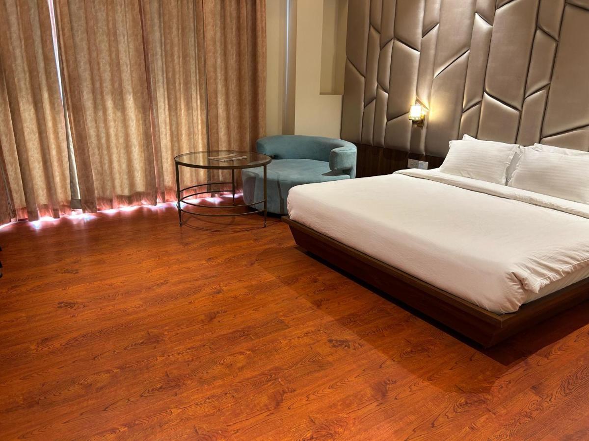The Imperial Prime Clarks Inn Suites, Bhilwara Экстерьер фото